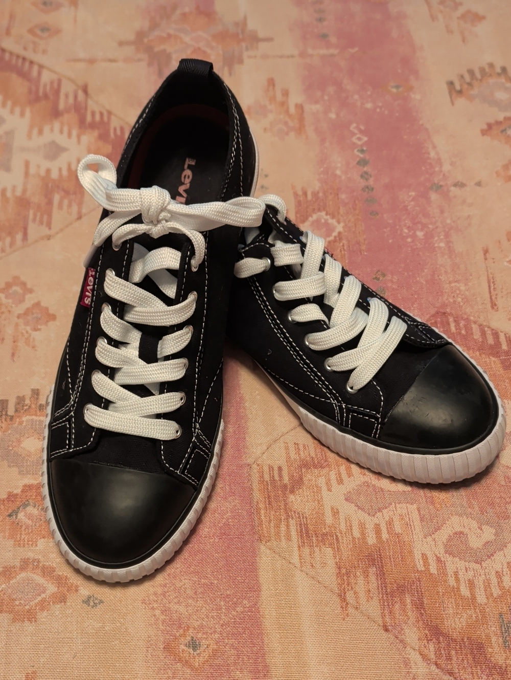 Levi's Black Canvas Low-Top Sneakers with White Laces M9 W10